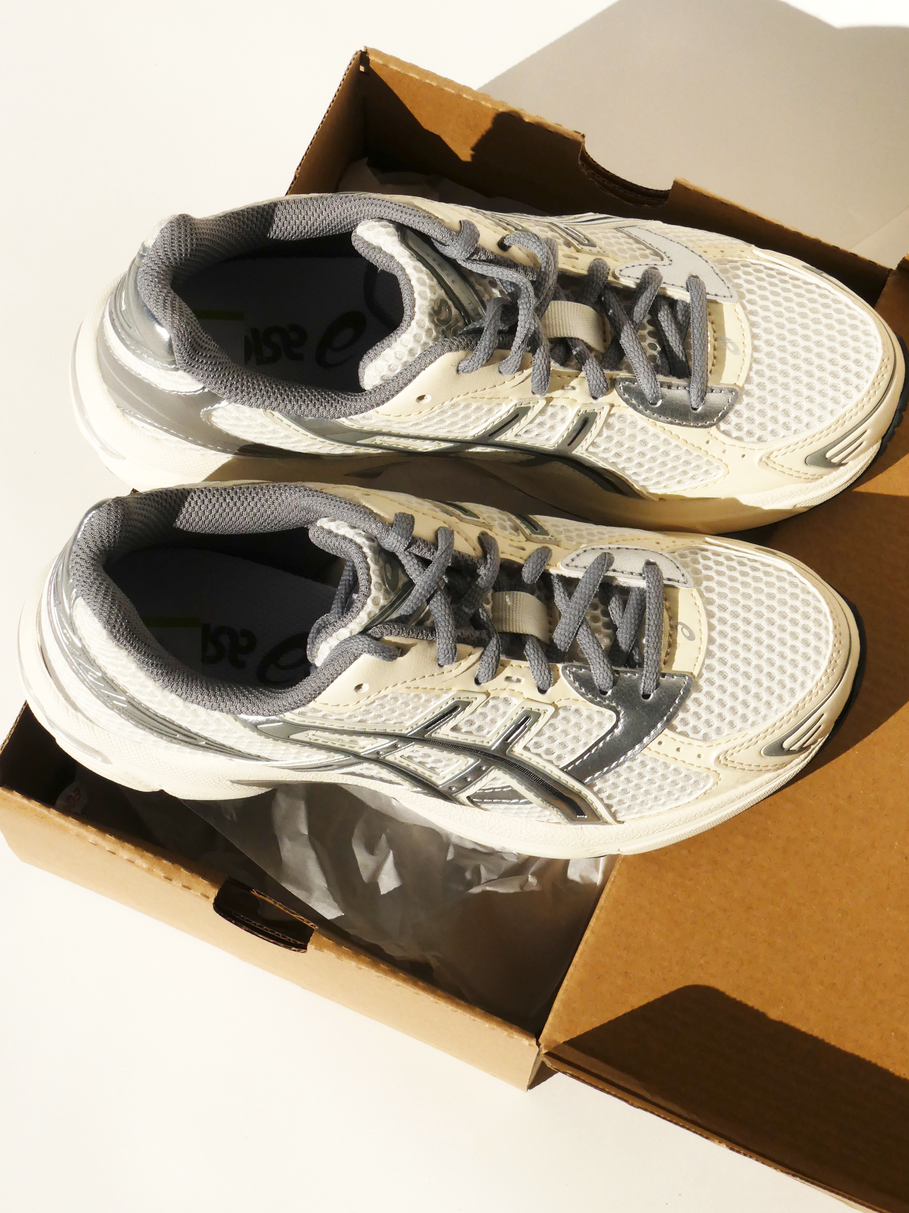 Asics Sneaker Weiß Grau